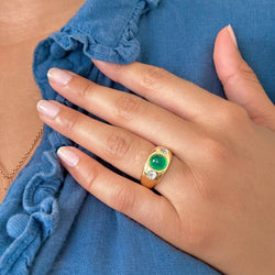 Bague Jonc en or jaune, émeraude et diamants