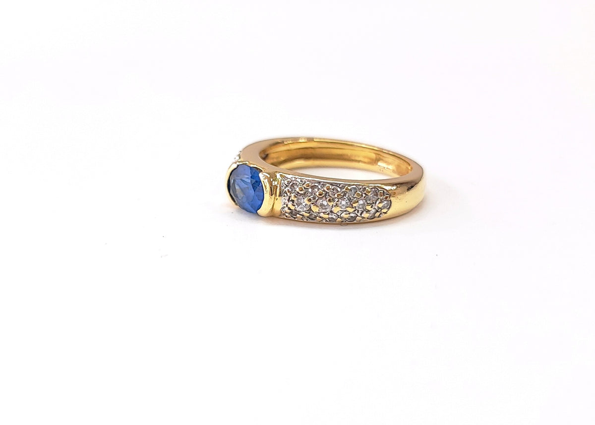 Bague Jonc en or jaune, saphir, et diamants