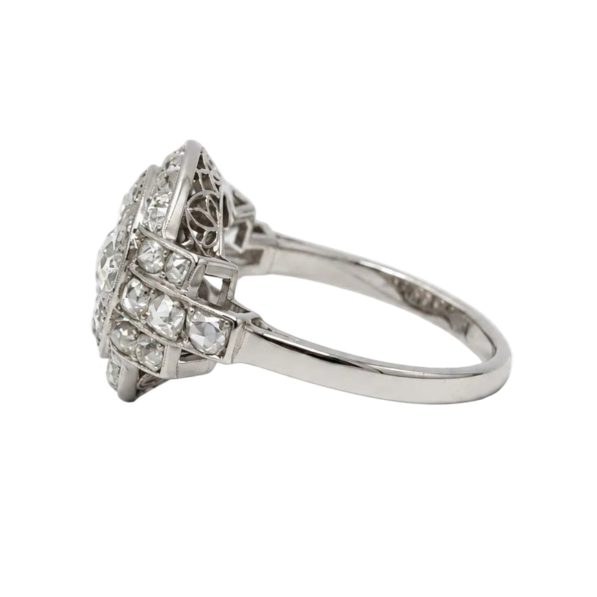 Bague Entourage en platine et diamants