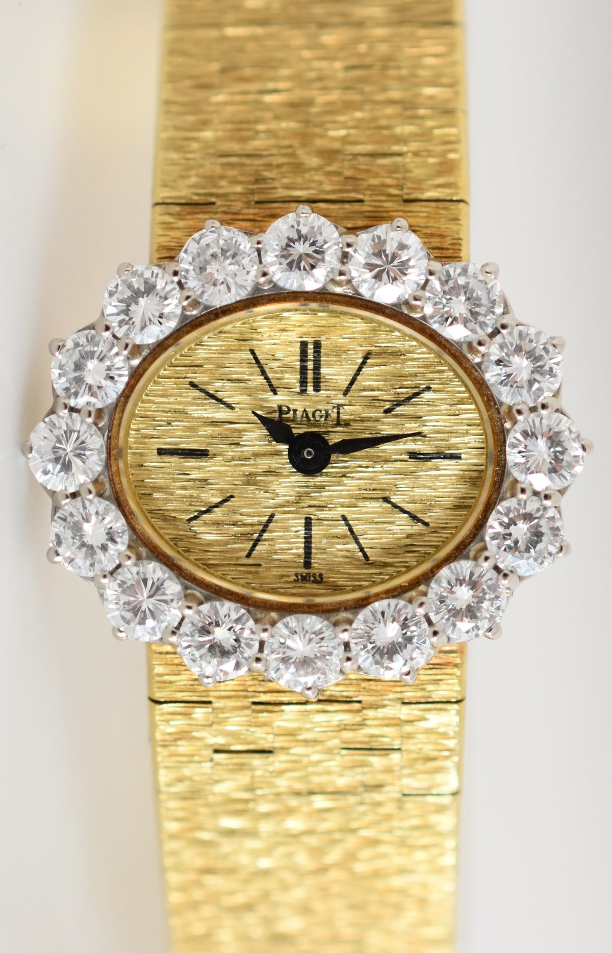 Montre PIAGET en or jaune et diamants