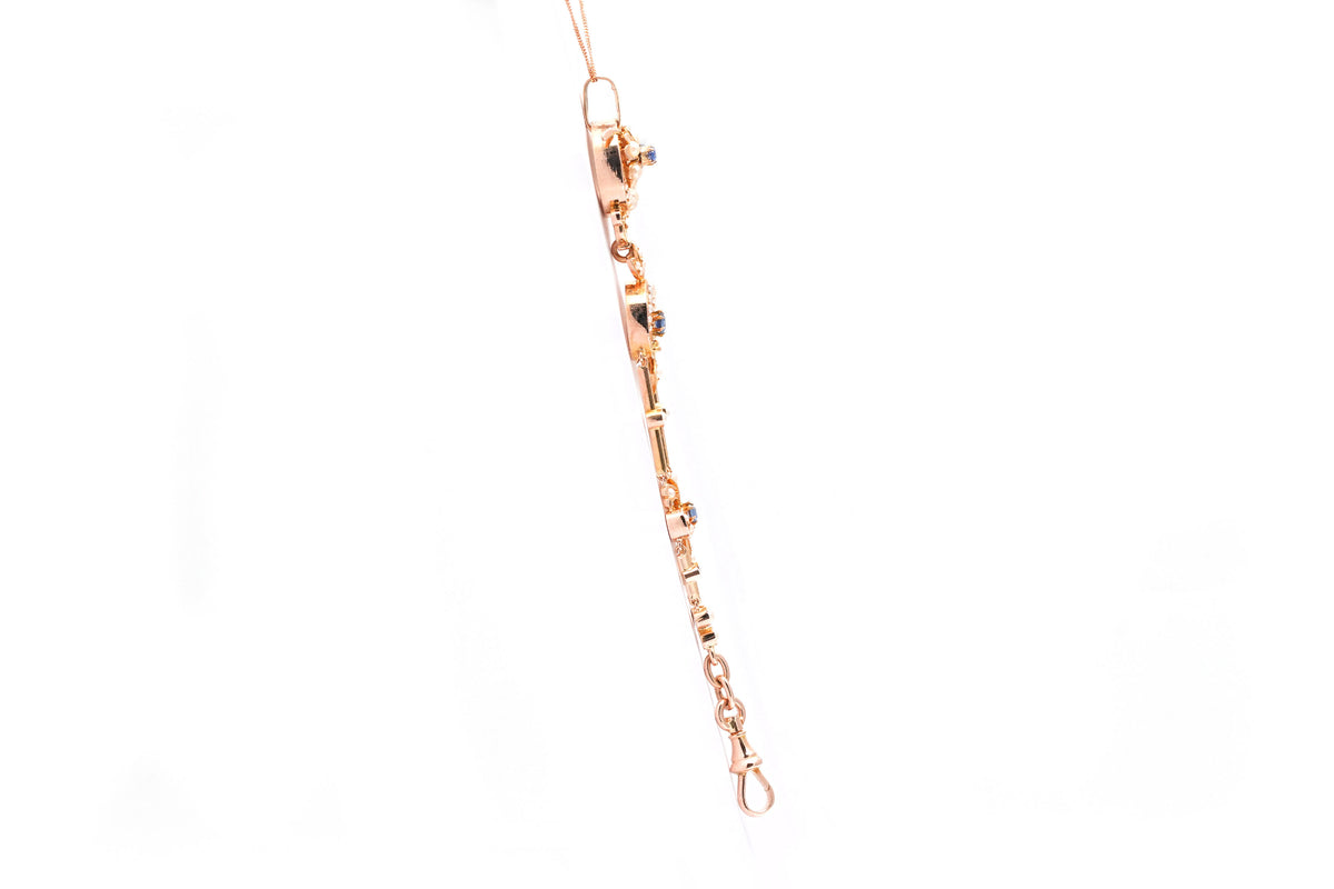 Pendentif en or jaune, perles et saphirs
