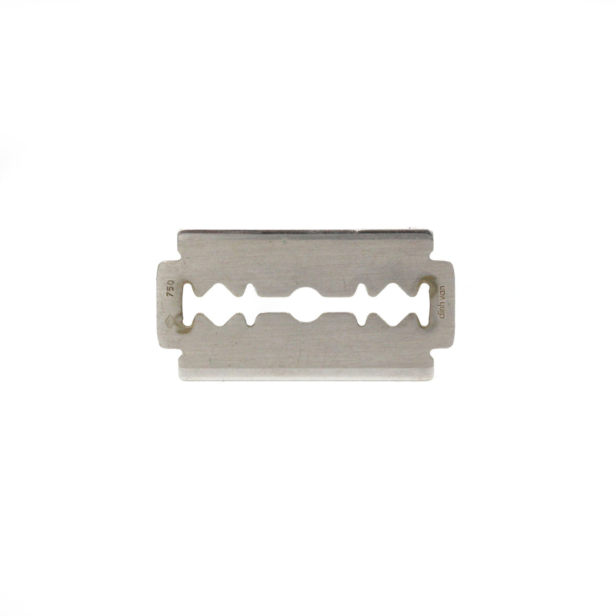 Pendentif DINH VAN Lame de Rasoir en or blanc