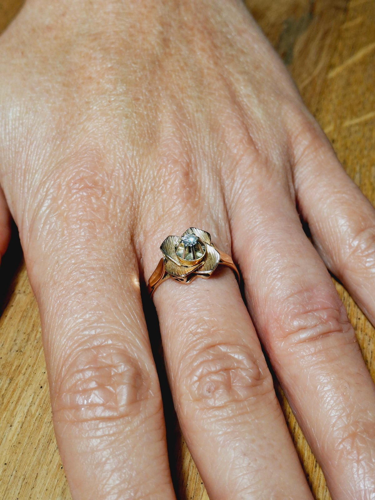 Bague en or rose et diamants