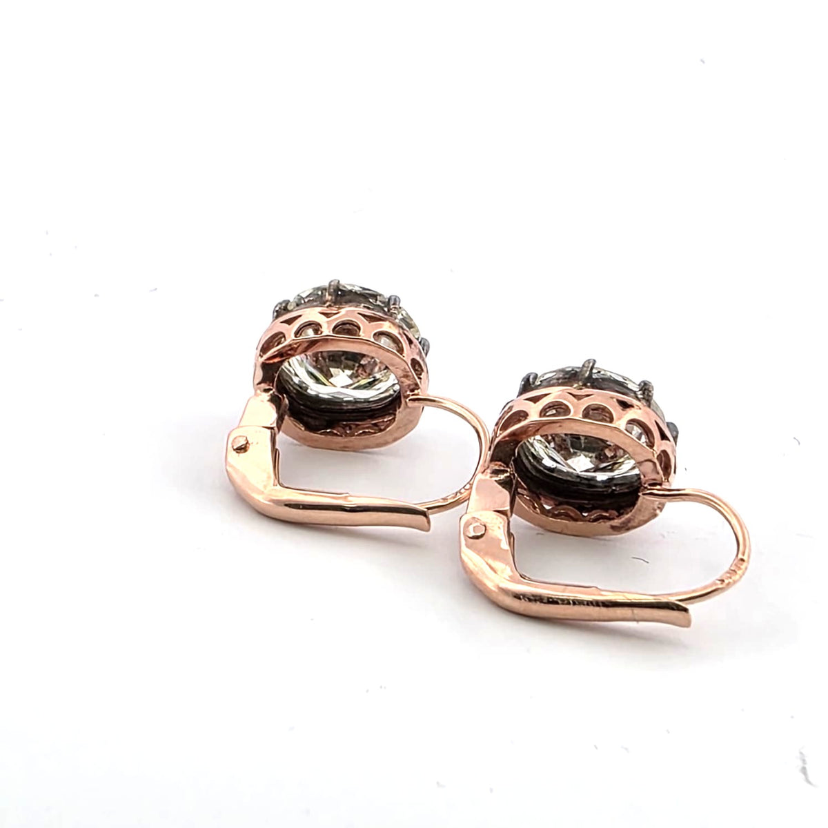 Boucles d'oreilles Dormeuses en or rose, argent et diamants