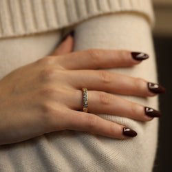 Alliance en or jaune 18k avec 1,20 Cts de Diamants brillants . Taille 54. - Castafiore