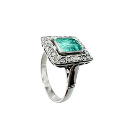 ANILLO ART DÉCO EN ORO BLANCO CON DIAMANTES Y ESMERALDA. - Castafiore
