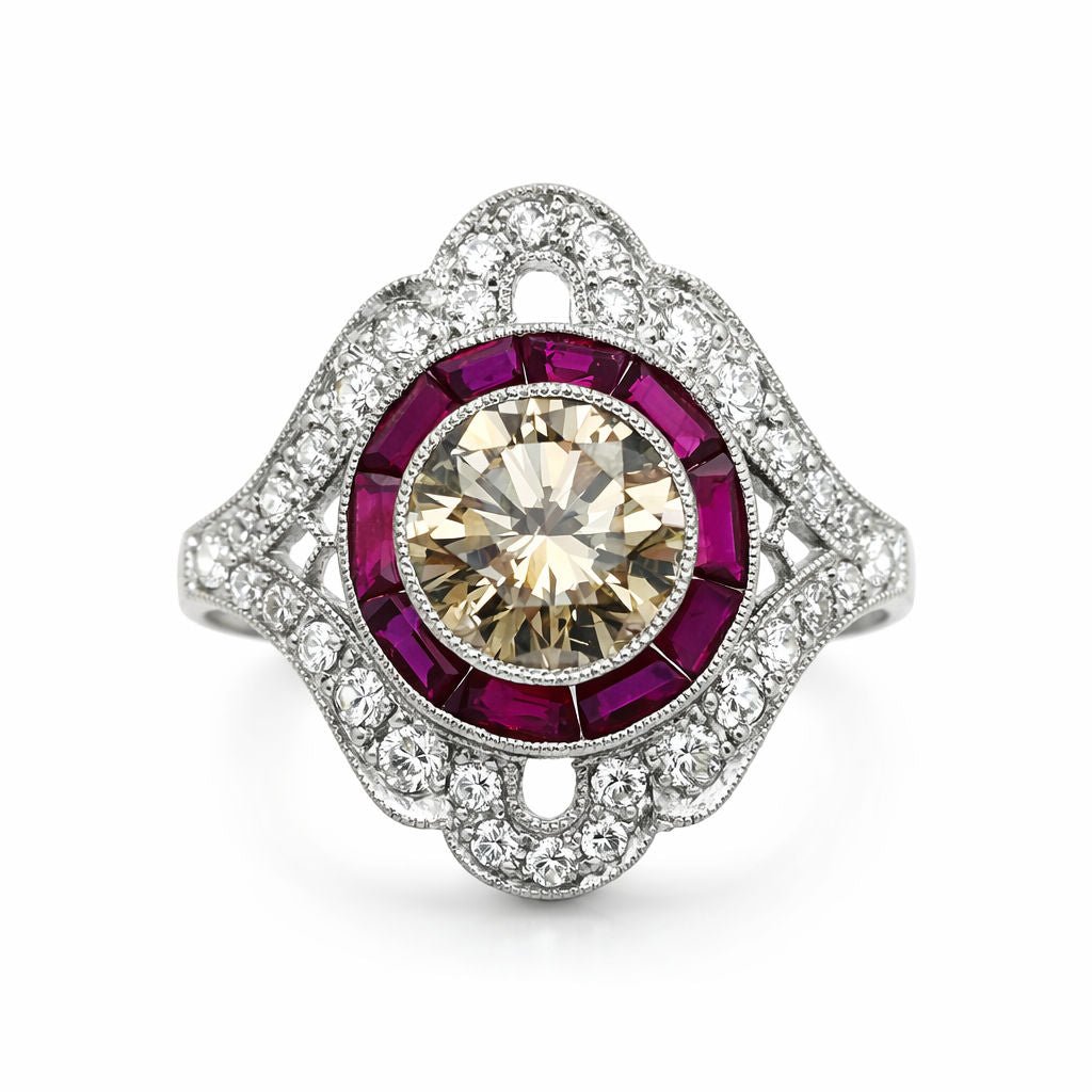 ANILLO EN PLATINO CON DIAMANTES Y RUBIES, ESTILO ART DÉCO - Castafiore