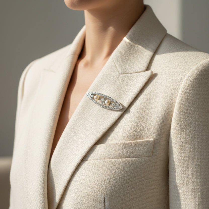 Art Déco - Broche Or blanc - Diamants et perles de culture - Castafiore