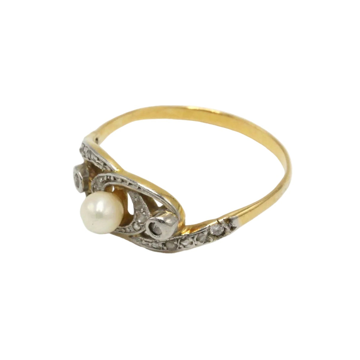 Bague en or jaune, platine, perle et diamants