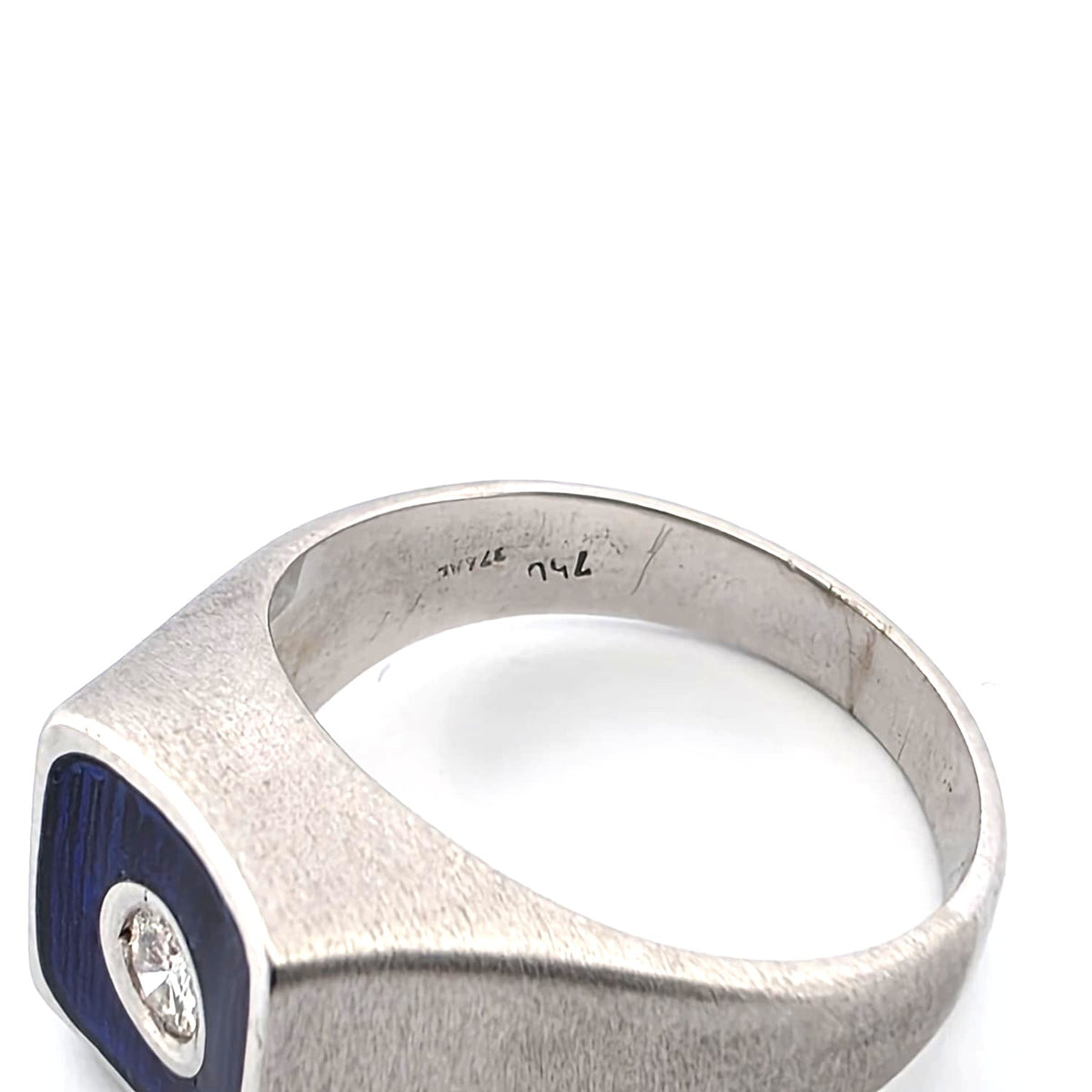 Bague Chevalière en or blanc, émail et diamant