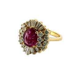 Bague Entourage en or jaune, rubis et diamants
