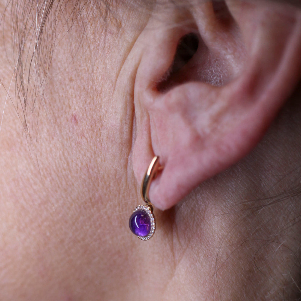 Boucles d'oreilles Pendantes en or jaune, améthystes et diamants