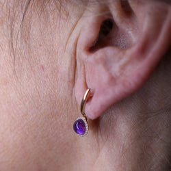 Boucles d'oreilles Pendantes en or jaune, améthystes et diamants