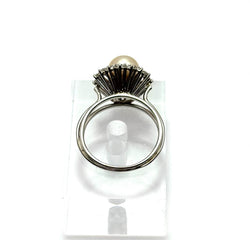 Bague Entourage en on blanc, perle et diamants