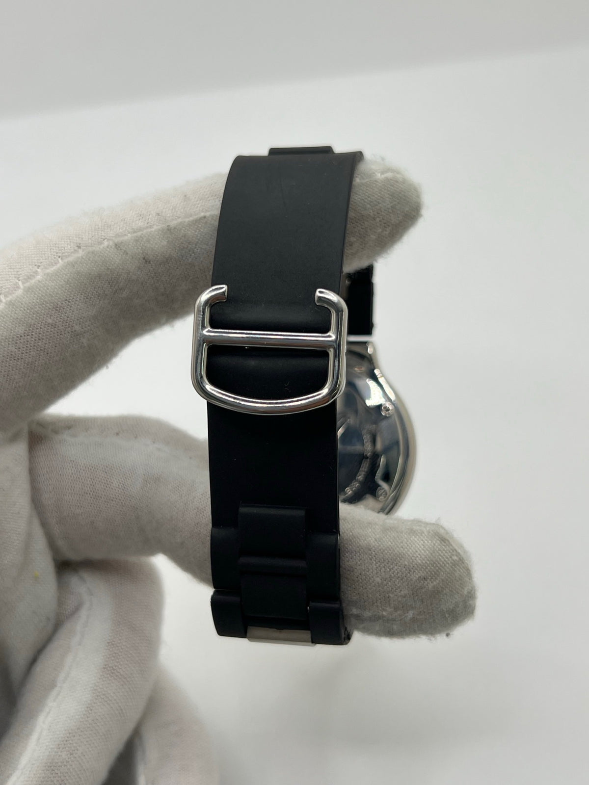 Montre CARTIER "21 Must de Cartier" en acier et caoutchouc
