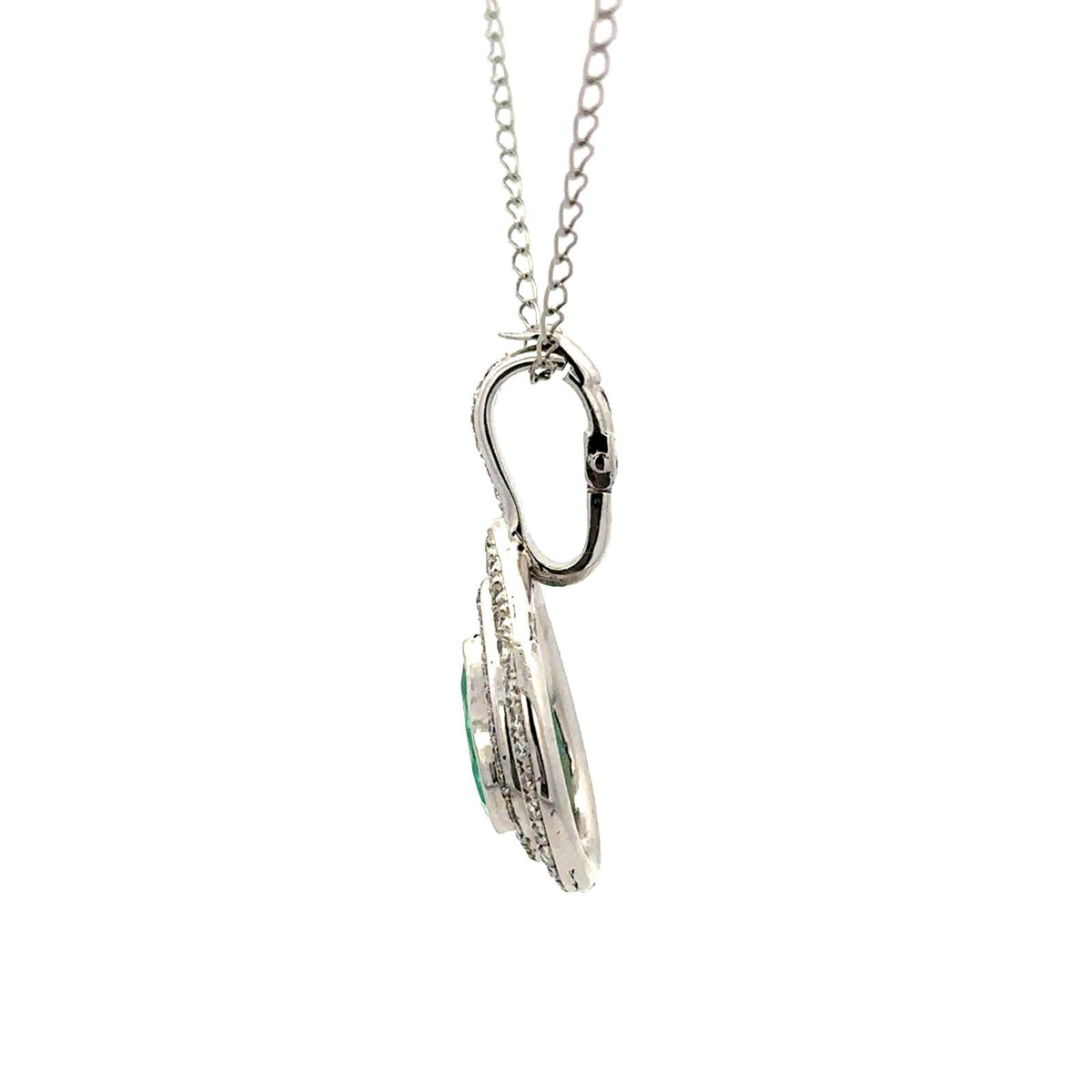 Pendentif en or blanc, émeraude et diamants