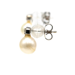 Boucles d'oreilles Puces en or blanc, perles et diamants