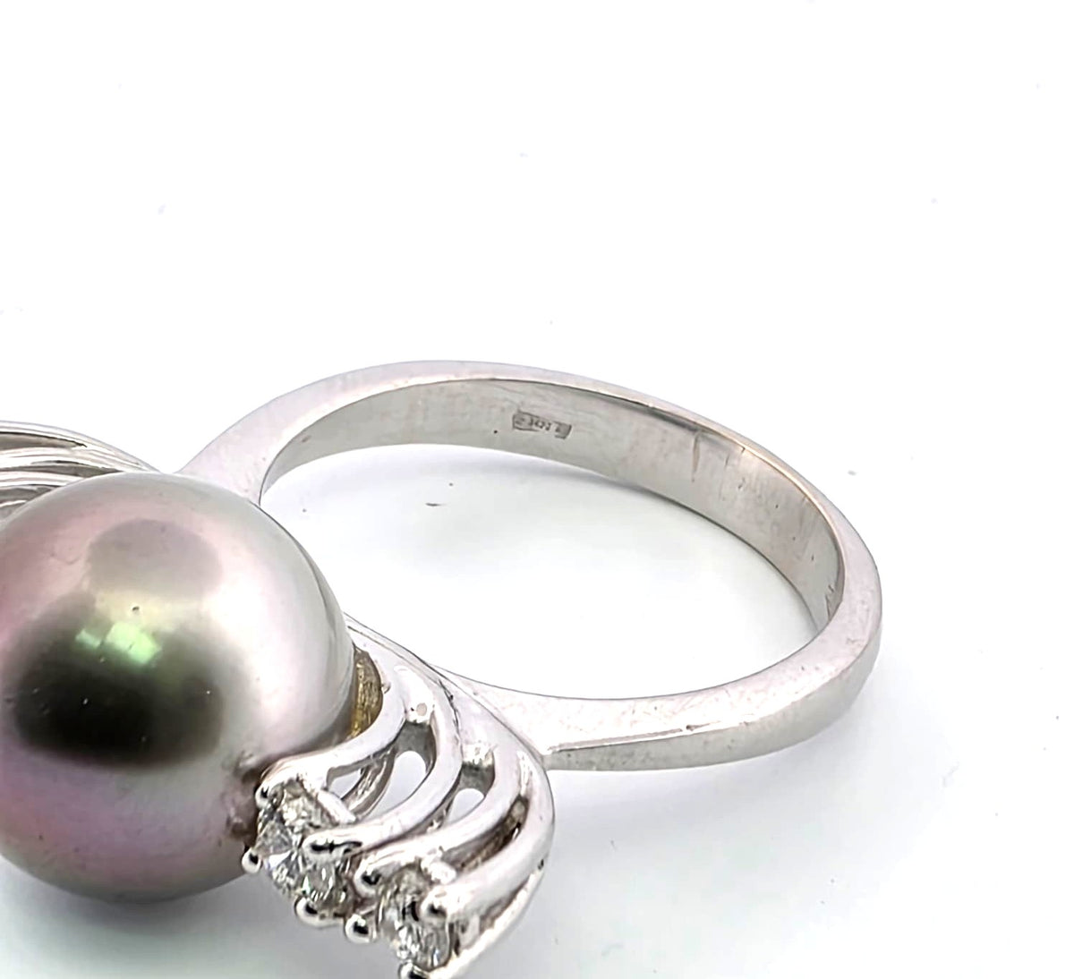 Bague Solitaire en or blanc, perle et diamants