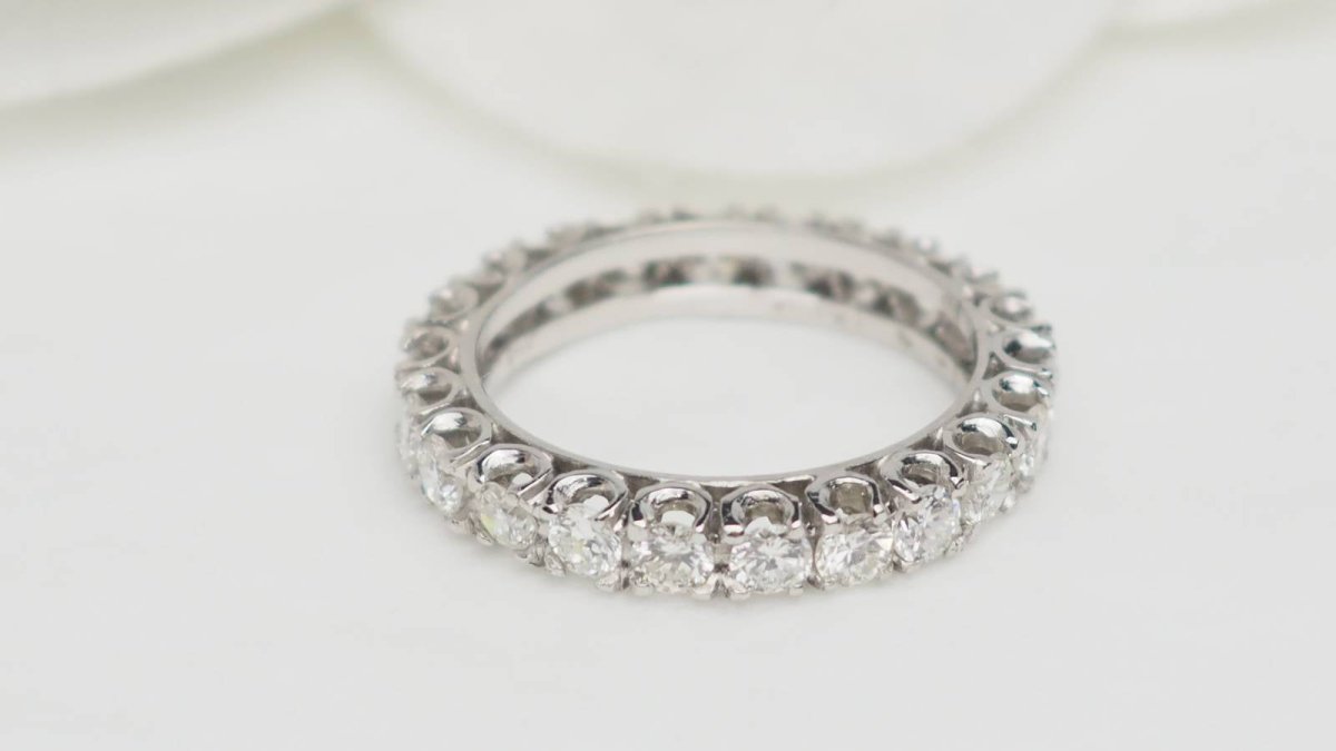 Bague Alliance américaine en or blanc et diamants - Castafiore