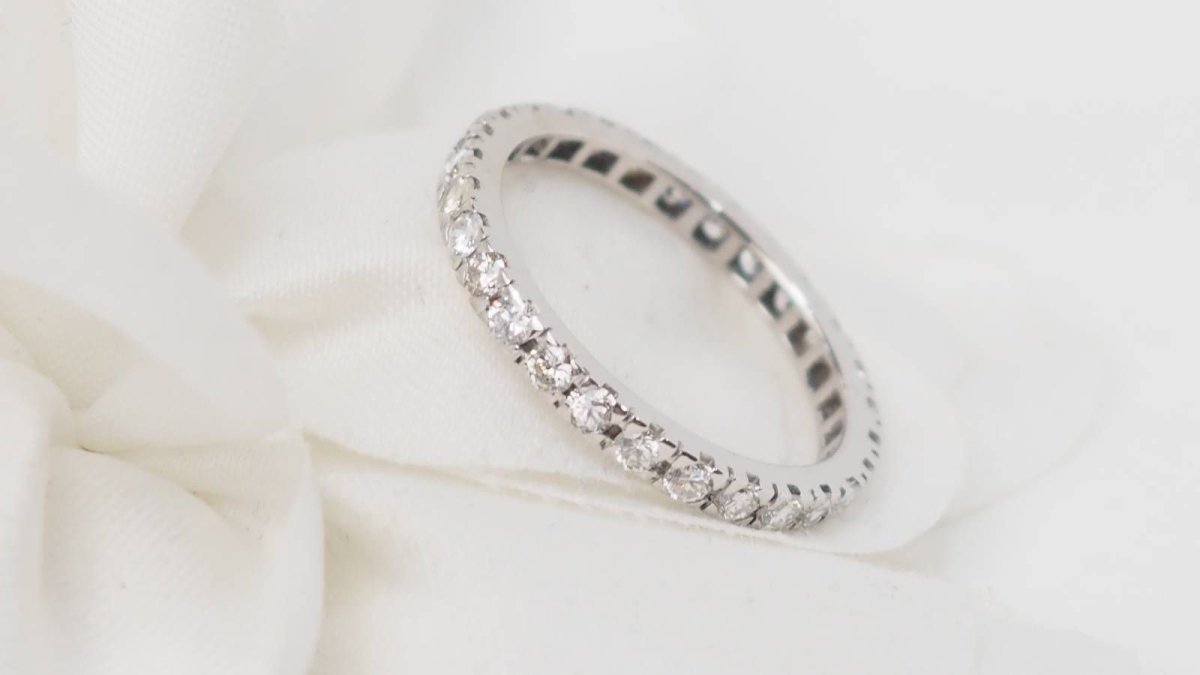 Bague Alliance américaine en or blanc et diamants - Castafiore
