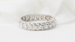 Bague Alliance américaine en or blanc et diamants - Castafiore