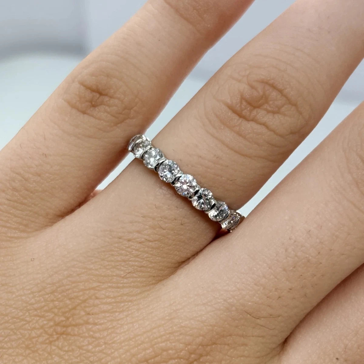 Bague Alliance en or blanc et diamants - Castafiore
