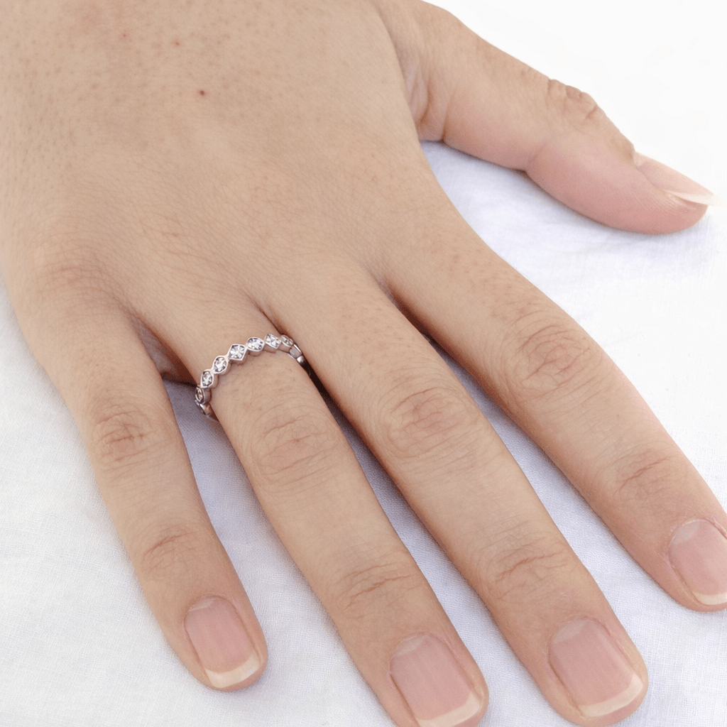 Bague Alliance en or blanc et diamants - Castafiore