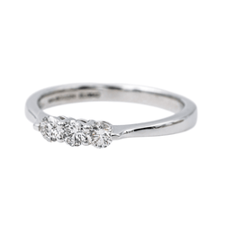 Bague Alliance MAUBOUSSIN "L'alliance du Nouveau Monde" en or blanc et diamants - Castafiore