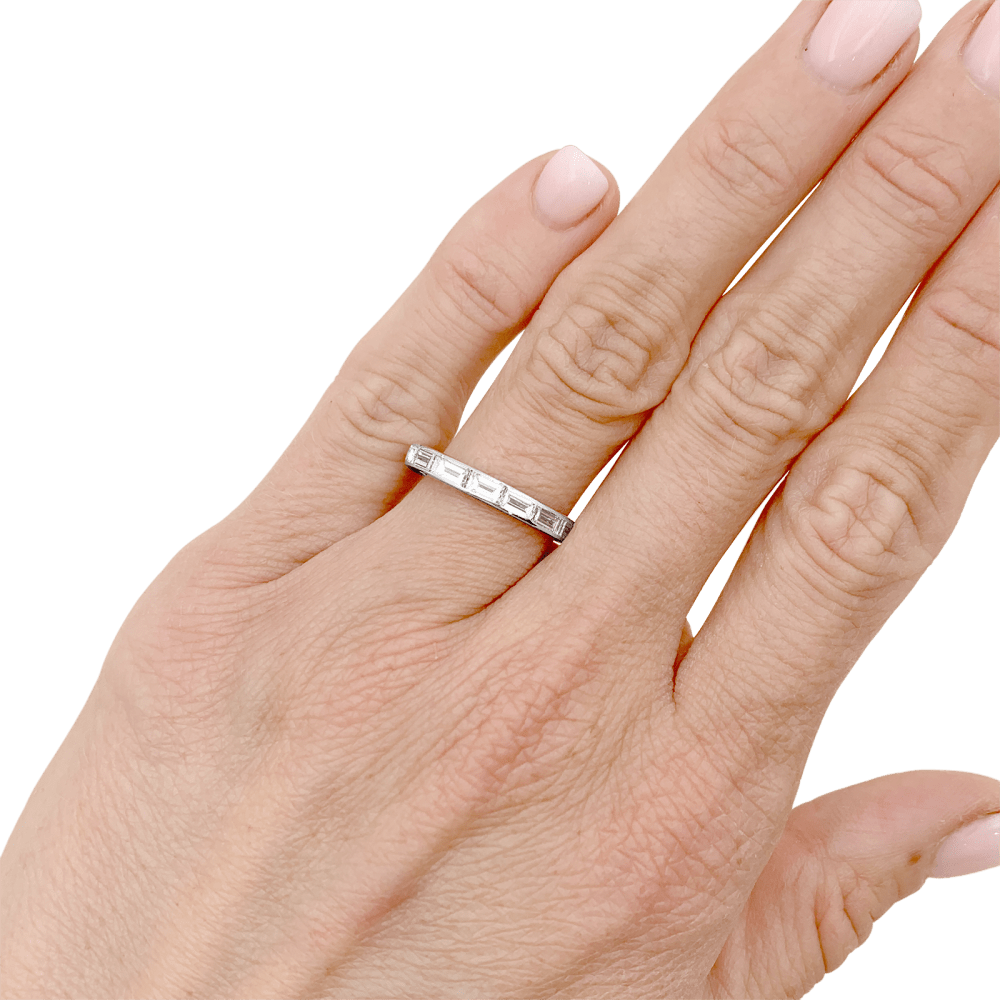 Bague Alliance VAN CLEEF & ARPELS "Romance" en platine et diamants - Castafiore