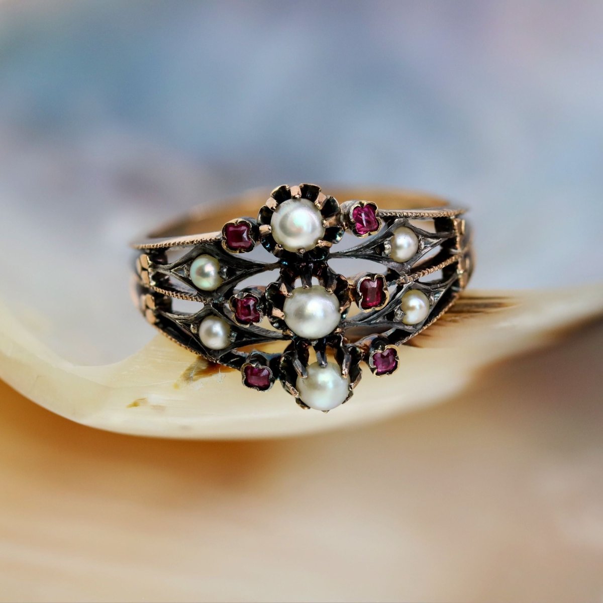 Bague ancienne 3 anneaux en or rose et argent avec perles fines et rubis - Castafiore