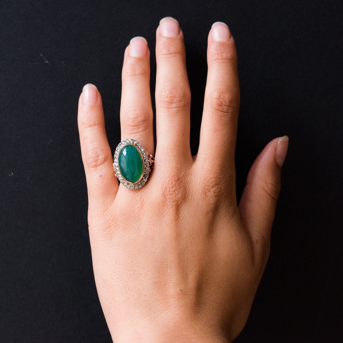 Bague ancienne agate verte et diamants taillés en rose - Castafiore