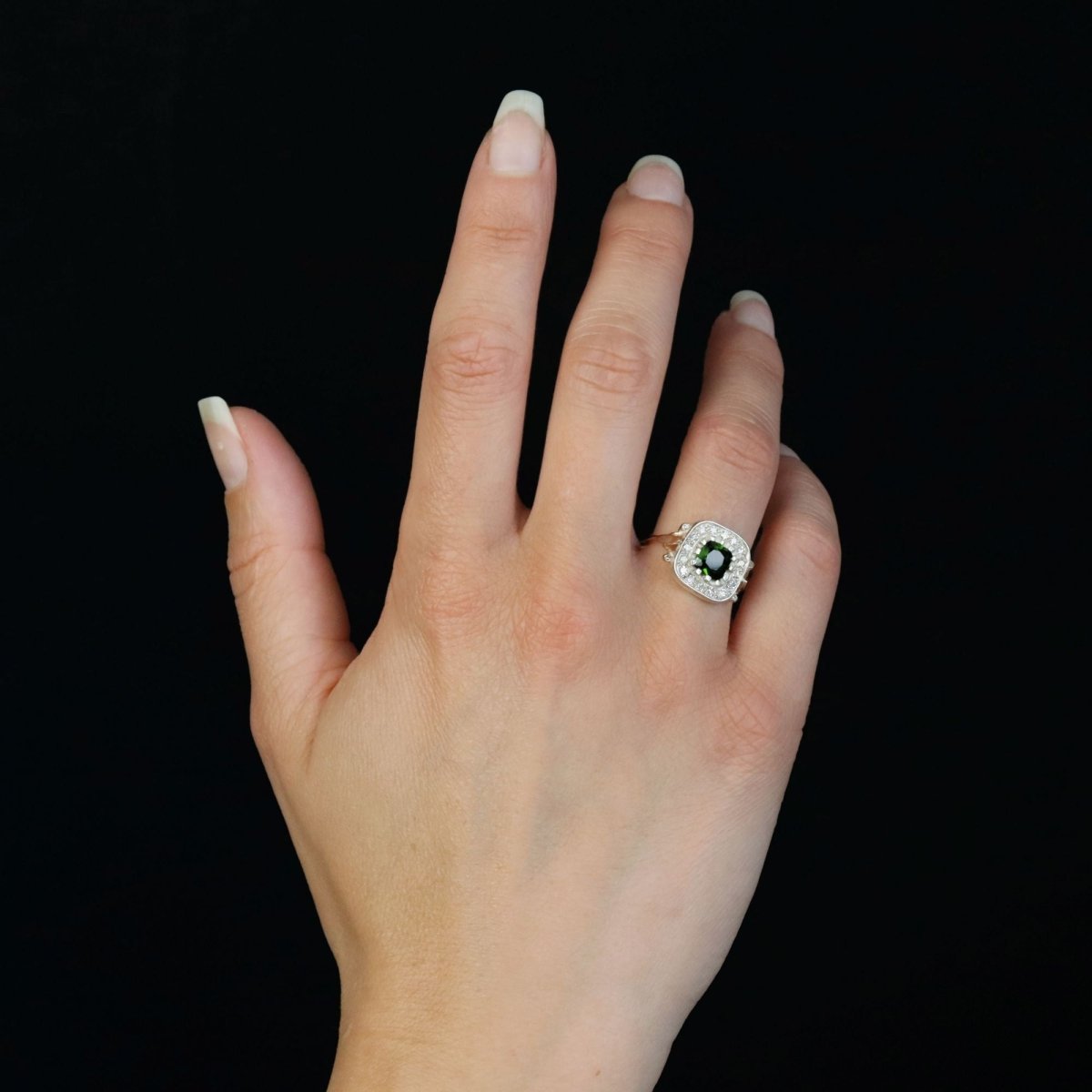 Bague ancienne en or jaune et argent avec péridot et diamants - Castafiore