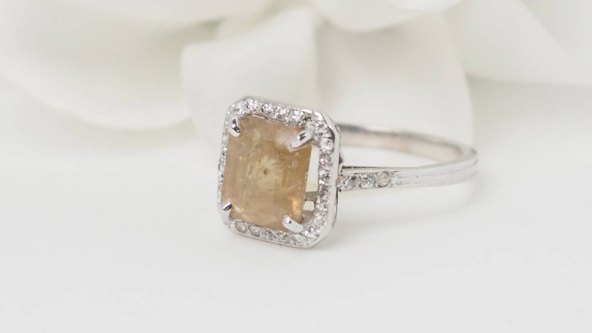 Bague ANCIENNE en platine saphir et diamants - Castafiore