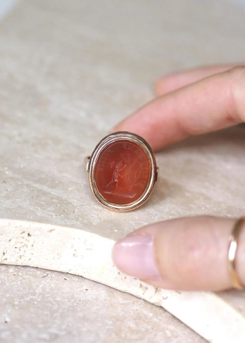 Bague Ancienne Intaille Cornaline sur Or Rose - Castafiore