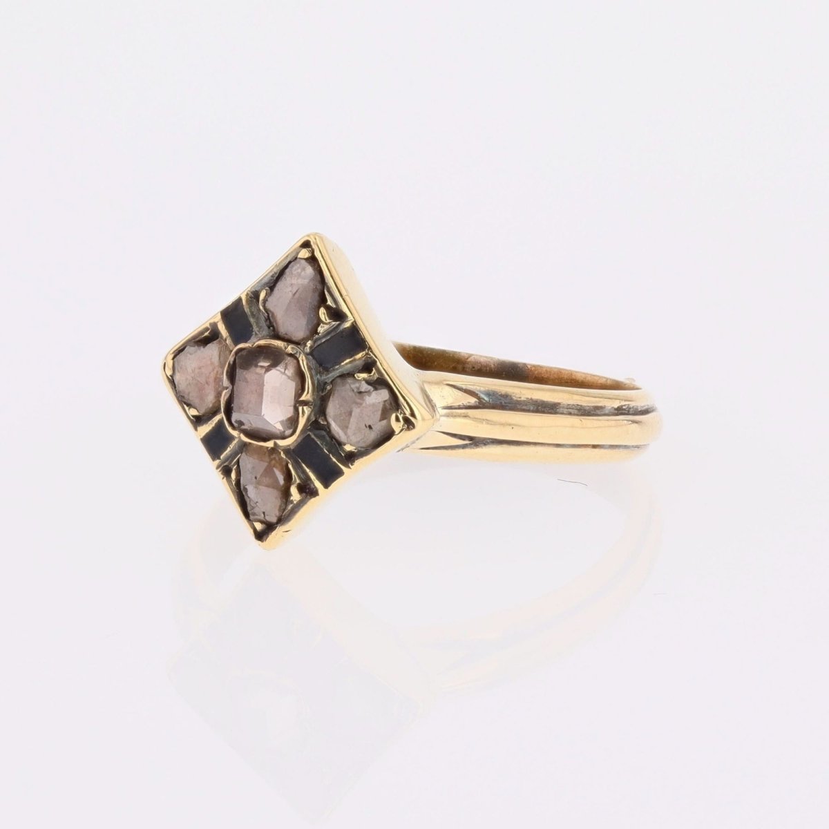 Bague ancienne losange en or jaune et diamants - Castafiore