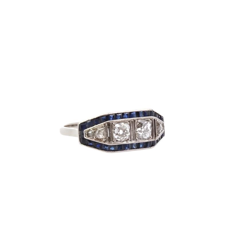 Bague art déco diamants et saphirs calibrés en or et platine - Castafiore