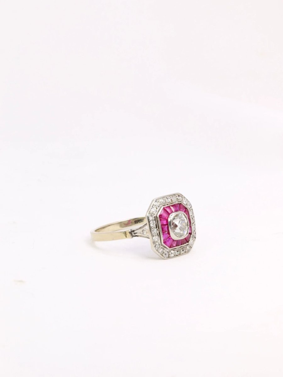 Bague Art Deco diamants taille ancienne rubis calibrés - Castafiore