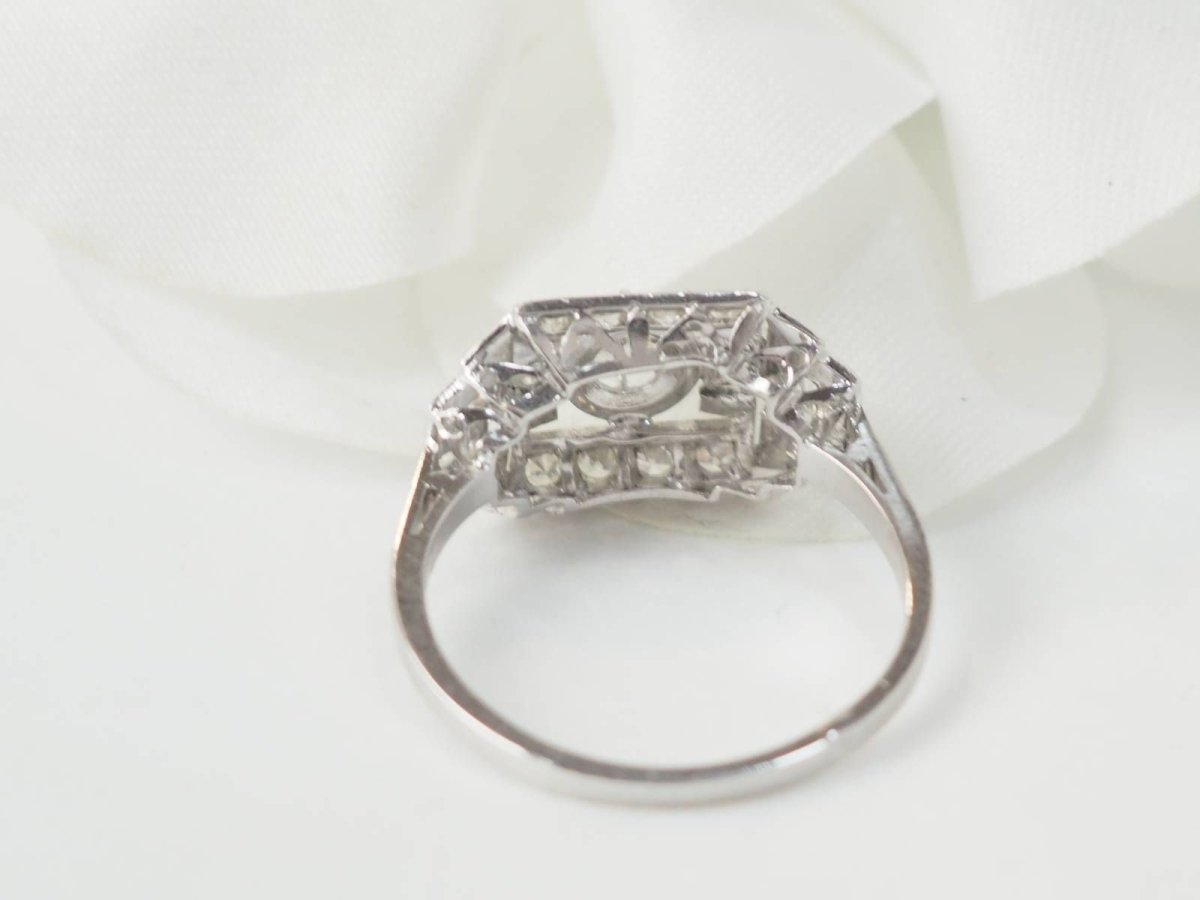 Bague Art Déco en platine et diamants - Castafiore