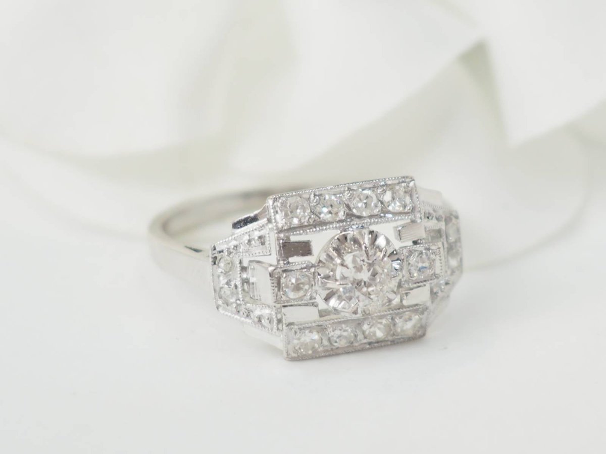Bague Art Déco en platine et diamants - Castafiore
