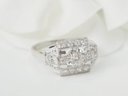 Bague Art Déco en platine et diamants - Castafiore