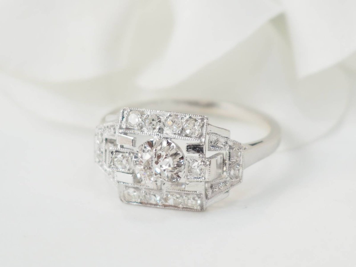 Bague Art Déco en platine et diamants - Castafiore