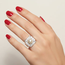 Bague Art Déco en platine, perle de Culture et diamants - Castafiore