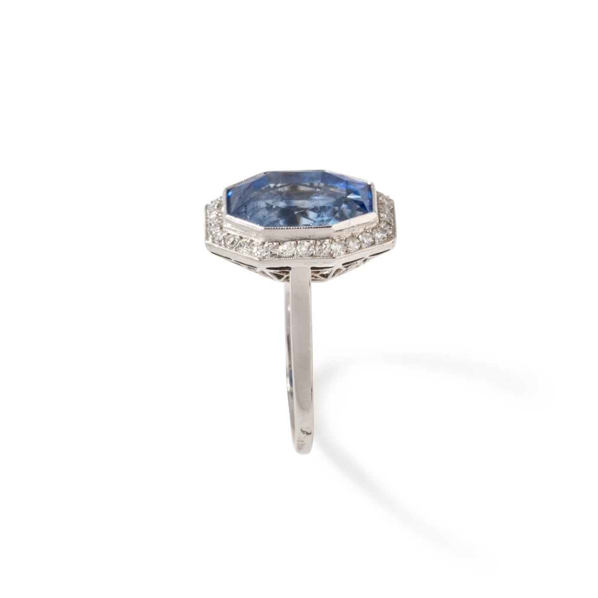 Bague Art déco en platine, saphir et diamants - Castafiore