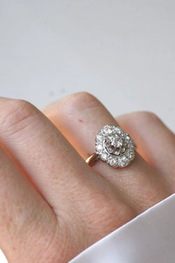Bague Art Déco Marguerite Ovale Diamants - Castafiore