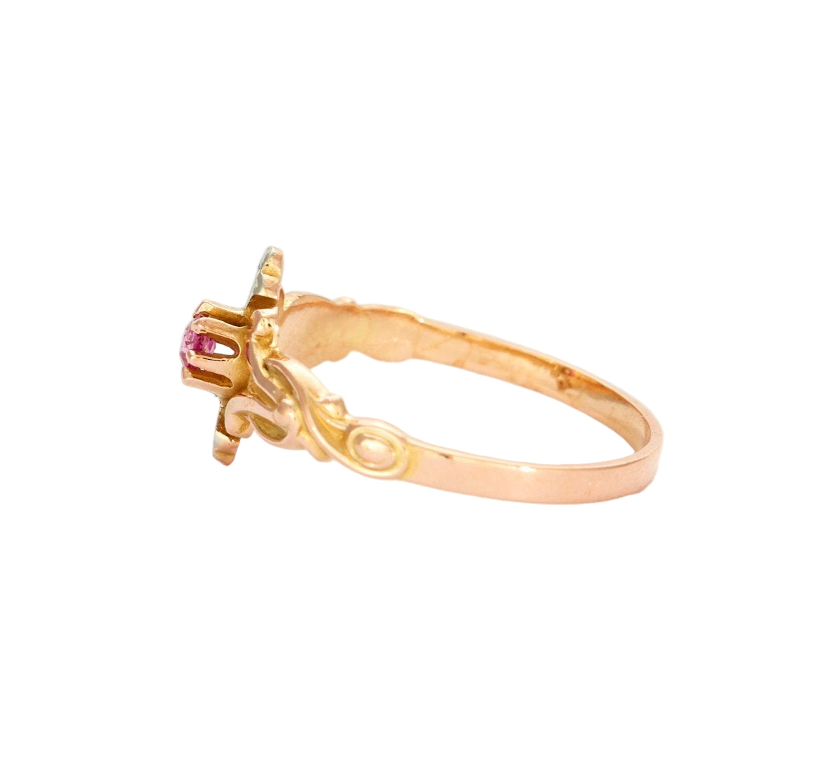 Bague Art Nouveau en or rose et platine avec rubis et diamants - Castafiore