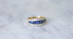 Bague Bandeau Art Deco Saphirs Calibrés et Diamants - Castafiore