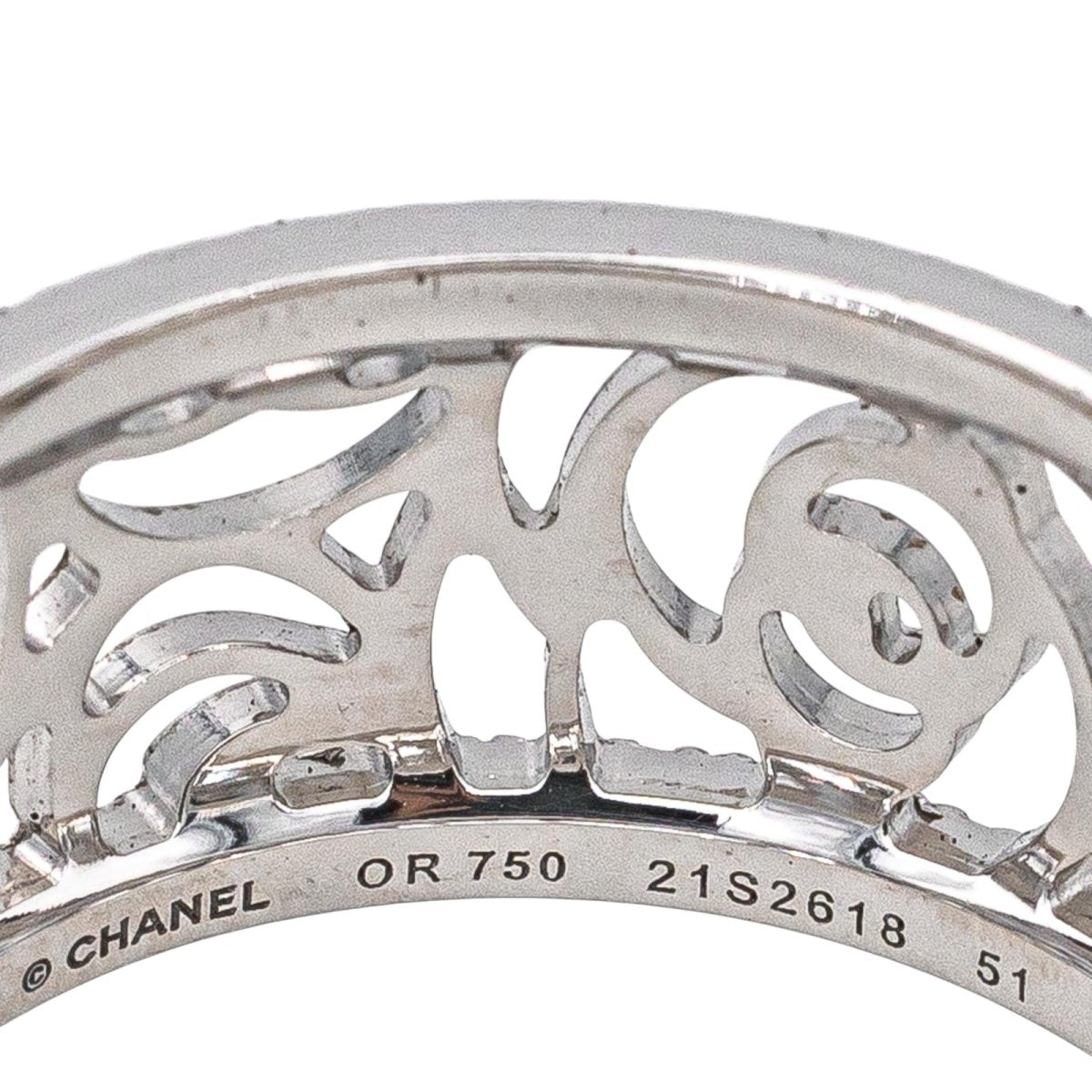 Bague Bandeau CHANEL "Camélia" en or blanc et diamants - Castafiore