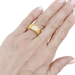 Bague Bandeau CHANEL "Matelassé" en or jaune - Castafiore