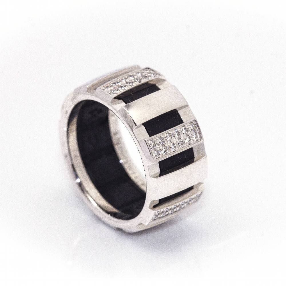 Bague Bandeau CHAUMET "Class One" en or blanc, caoutchouc et diamants - Castafiore