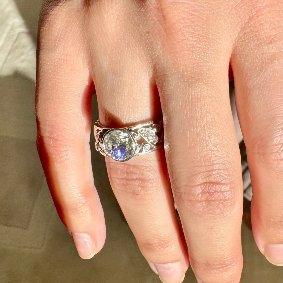 Bague Bandeau en or blanc et diamants - Castafiore